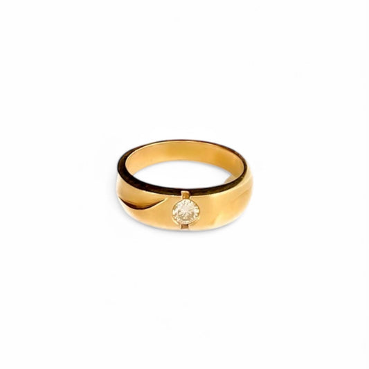 Solitario realizado en oro amarillo de 18kt con engaste de diamante talla brillante. Comprar Joyas de compromiso baratas Barcelona.