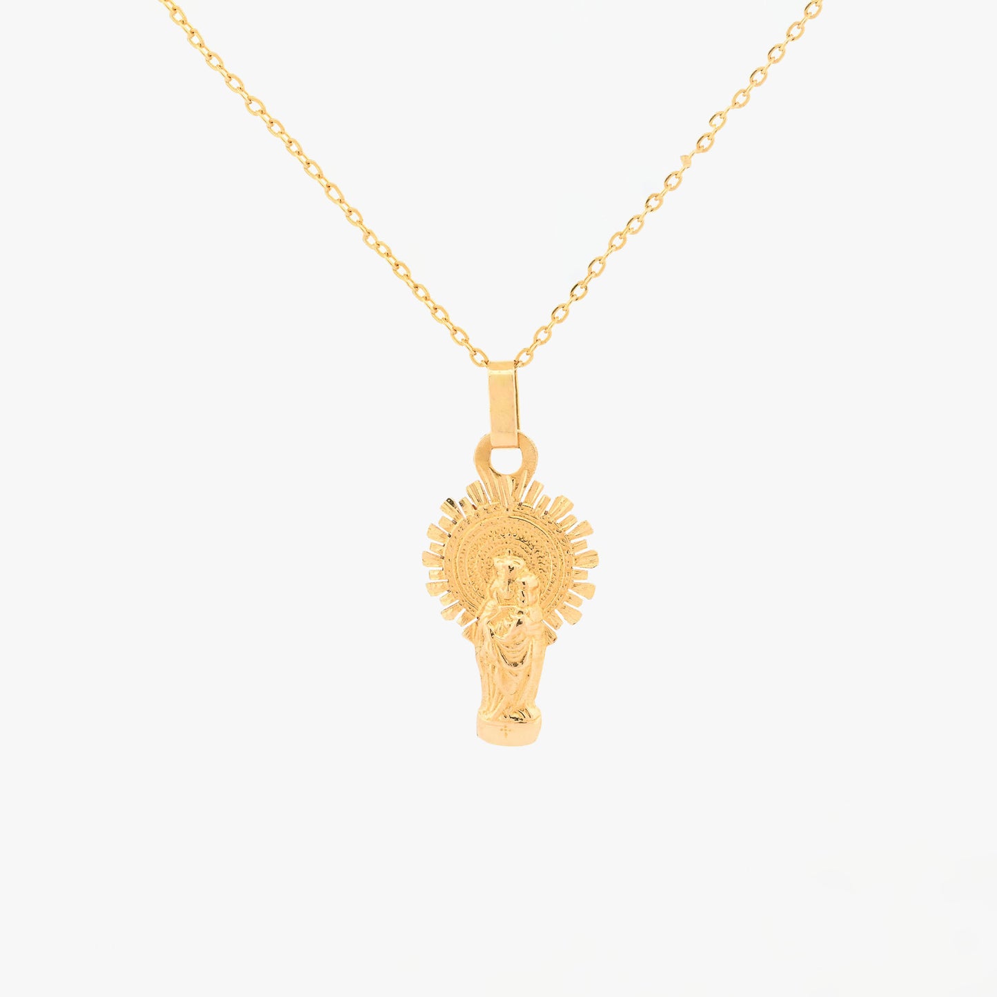 Comprar colgante medalla realizado en oro amarillo de 18kt de la silueta de la virgen del pilar  de zaragoza. Joyeria barata en Barcelona.