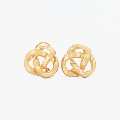 Comprar pendientes tipo lazo de tres realizados en oro amarillo de 18kt. Estos pendientes disponen de cierre tipo omega. Joyeria Barcelona.