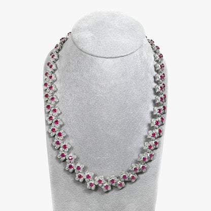 Comprar collar en oro blanco de 18kt con rubíes y diamantes talla brillante. Joyería Compro Oro Barcelona. Ian'Or.