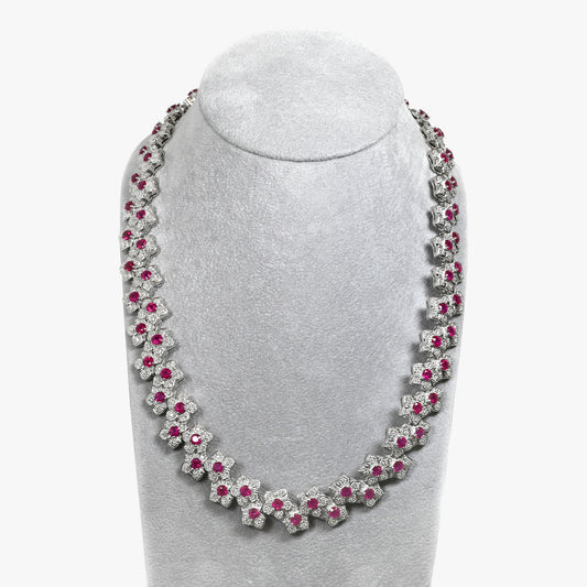 Comprar collar en oro blanco de 18kt con rubíes y diamantes talla brillante. Joyería Compro Oro Barcelona. Ian'Or.