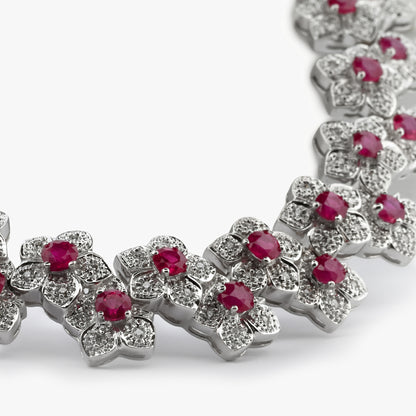 Comprar collar en oro blanco de 18kt con rubíes y diamantes talla brillante. Joyería Compro Oro Barcelona. Ian'Or.
