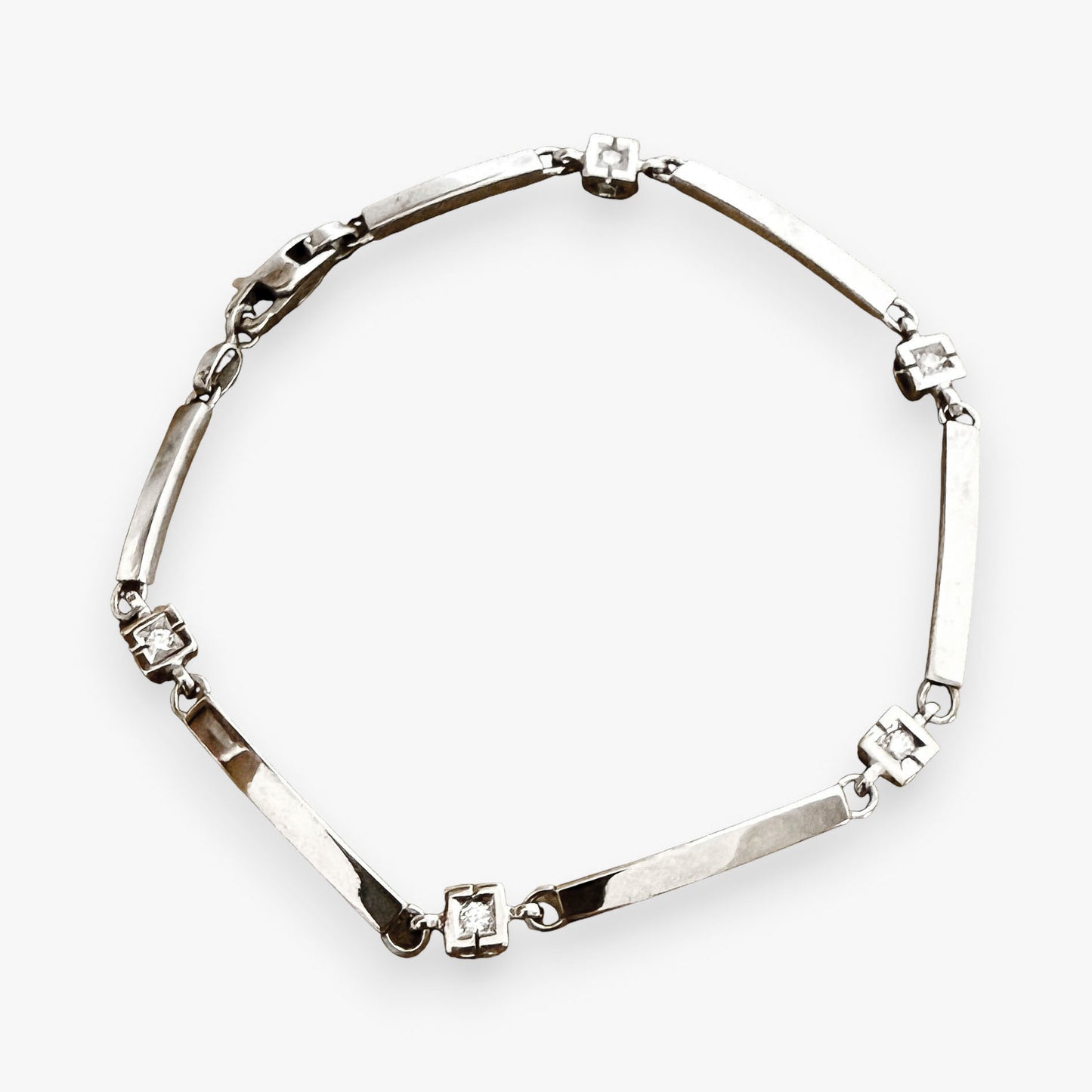 Pulsera semirrígida de Oro Blanco de 18kt con detalle de 3 eslabones. Cierre mosquetón. Joyas de segunda mano Barcelona. Joyas baratas. Ian'Or joyería.