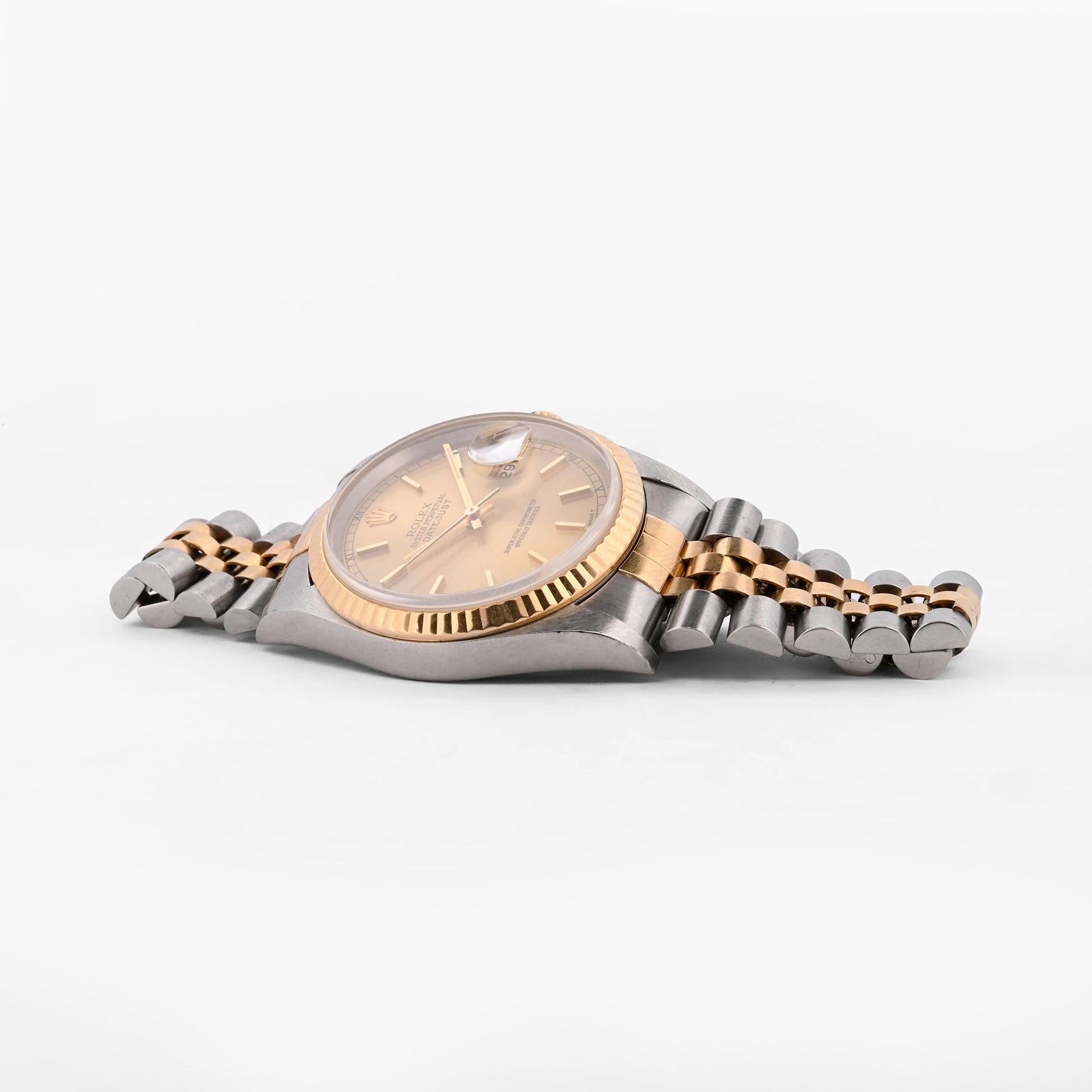 Reloj Rolex Oyster Perpetual Datejust 36mm con emblemática esfera champán de acabado soleil.Relojes Rolex de segunda mano baratos en Barcelona. relojes de alta gama al mejor precio. Envío gratuito