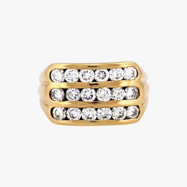 Anillo de oro amarillo de 18kt con 18 diamantes talla brillante de 0,07ct cada uno y 1,26ct en total. Anillos al mejor precio en Barcelona.
