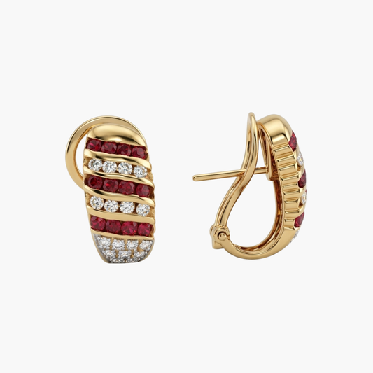 Pendientes de oro amarillo de 18kt con 17 diamantes y 12 rubíes talla brillante en cada pendiente. Estos pendientes tienen una medida de 22,25mm de alto y 13,05mm de ancho. Joyas de segunda mano, restauración y creación de joyas, compro oro Barcelona. Joyeria Ian'Or dónde comprar y vender oro y joyas al mejor precio en Barcelona.
