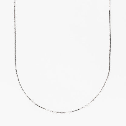 Comprar cadena de oro blanco de 18kt con eslabones de barra cilíndrica. Joyería Ian'Or. Envío GRATIS y pieza certificada.