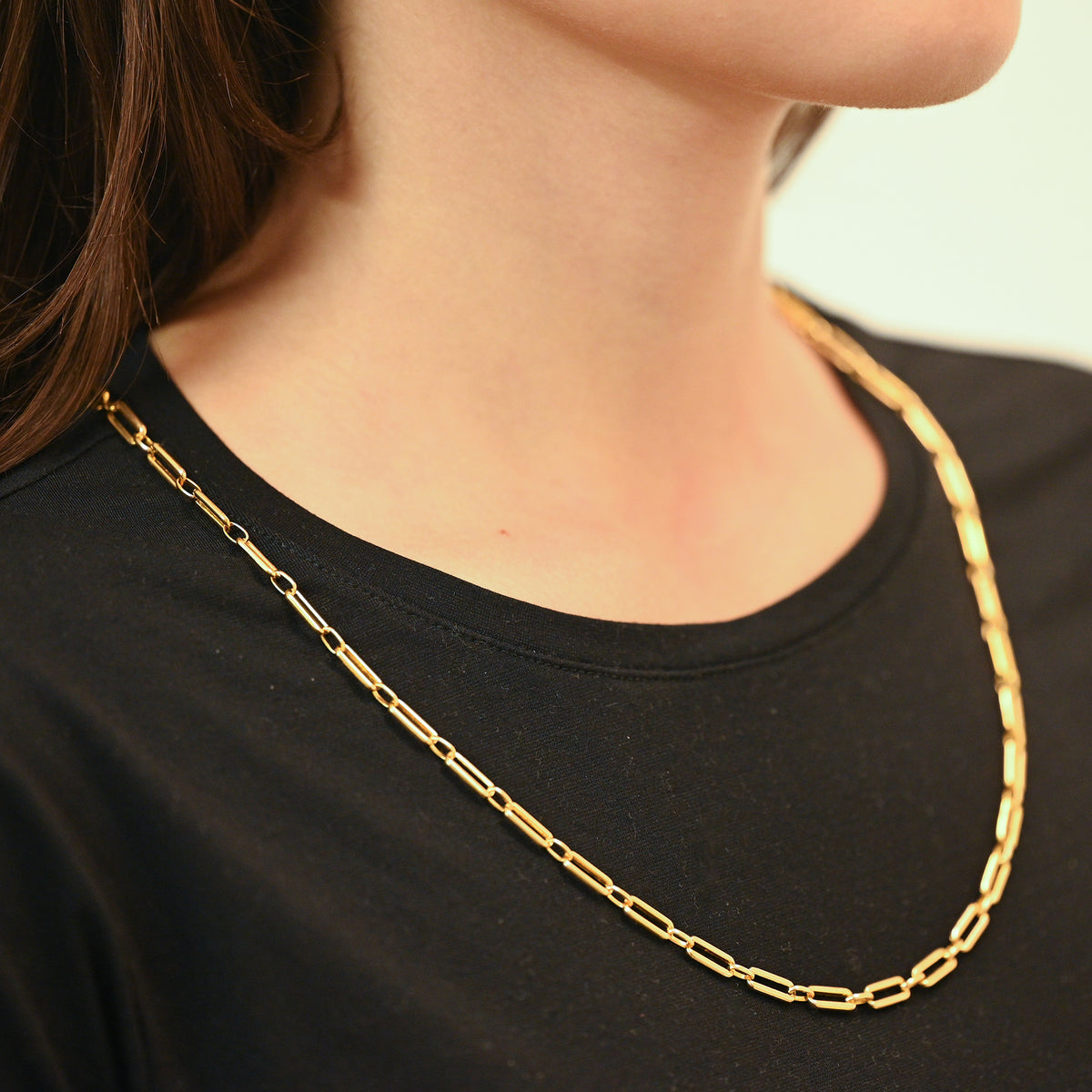 Comprar collar de oro amarillo de 18kt con cadena de eslabones tipo barra. Dispone de un cierre de mosquetón Joyería Ian'Or. Envío GRATIS y pieza certificada.