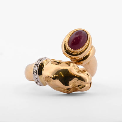 Anillo de oro amarillo de 18kt estilo pantera con rubí cabujón y diamantes. Joyas segunda mano restauradas baratas en Barcelona. Envío gratis. Joyería Ian'Or. Envío GRATIS y pieza certificada.