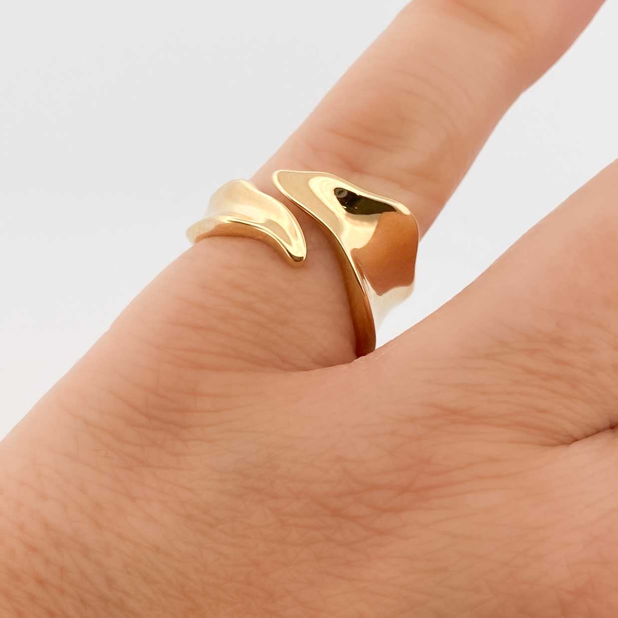 17572P - Sortija oro amarillo 18kt con textura irregular