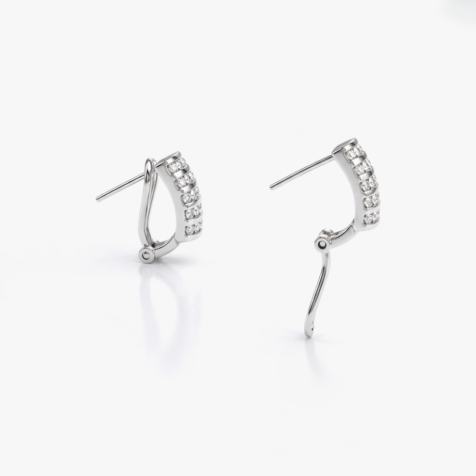 Comprar pendientes de oro blanco de 18kt con pavé de 25 diamantes talla brillante en cada pendiente, cierre omega. Barcelona, segunda mano, restauración y creación de joyas, compro oro Barcelona.