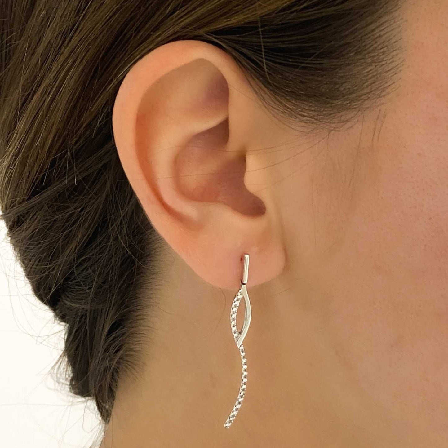 Joyas de novia, segunda mano, restauración y creación de joyas. Joyería Ian'Or dónde comprar y vender oro y joyas al mejor precio en Barcelona.