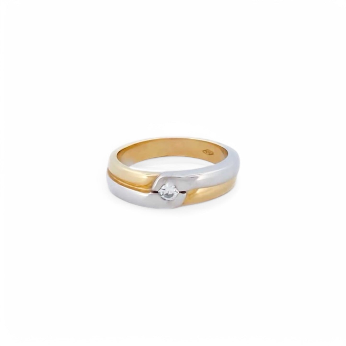 Comprar sortija bicolor lisa de oro blanco y amarillo de 18kt con diamante central. Joyas segunda mano restauradas baratas en Barcelona. Envío gratis.