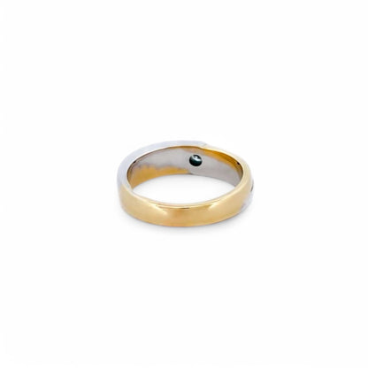 Comprar sortija bicolor lisa de oro blanco y amarillo de 18kt con diamante central. Joyas segunda mano restauradas baratas en Barcelona. Envío gratis.