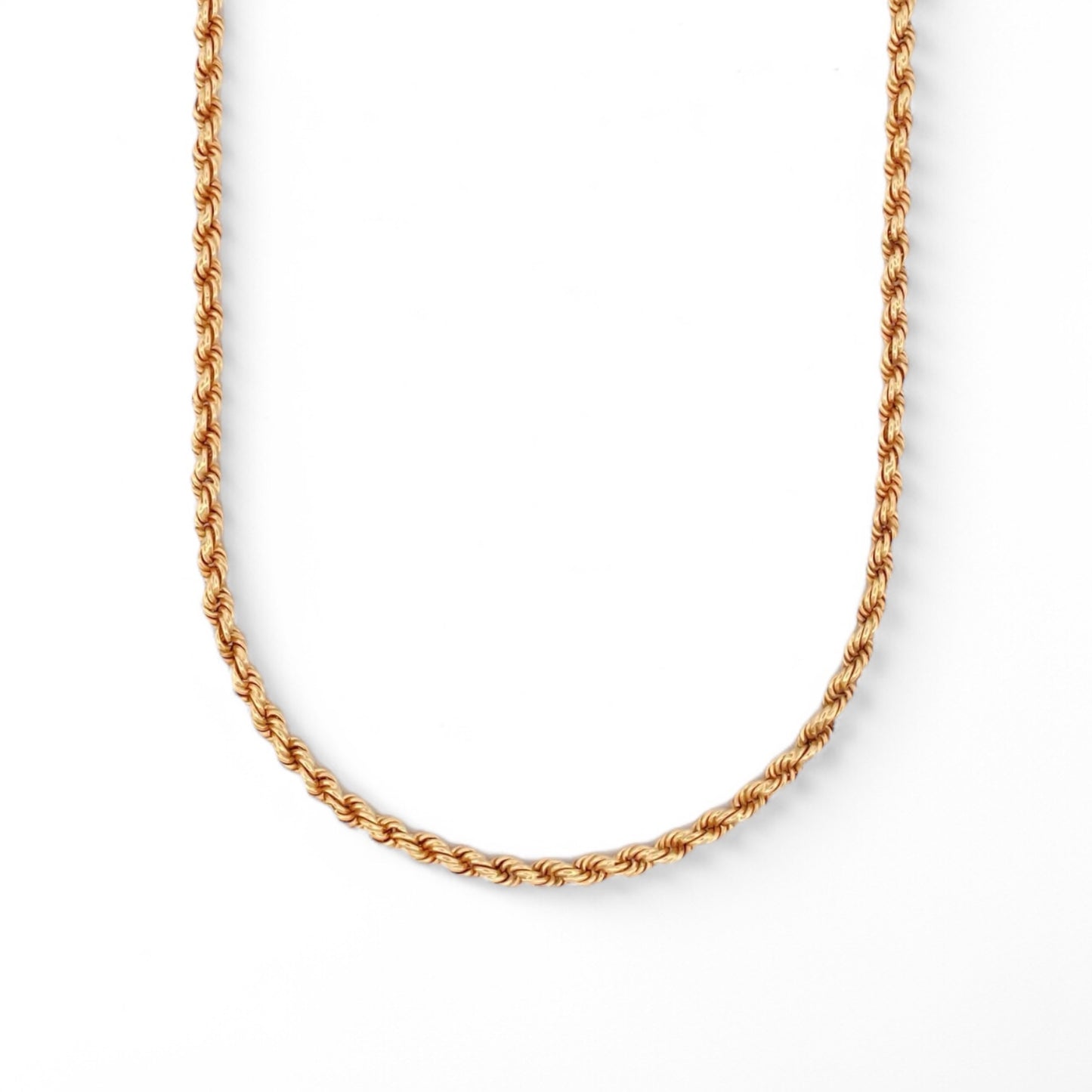 Comprar collar de oro amarillo de 18kt con cadena de cordón salomónico. La cadena mide 60cm de largo y dispone de un cierre tipo mosquetón. Joyería Ian'Or.