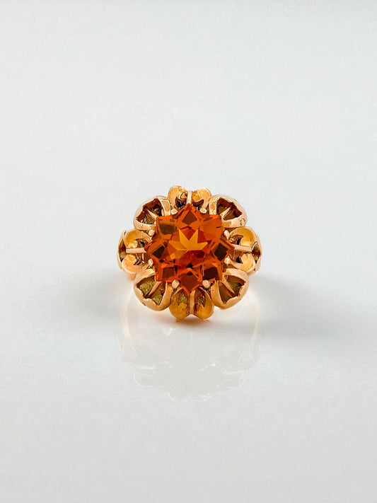 Sortija antigua en oro amarillo y un citrino central. Joyería vintage Barcelona. Envío gratis. Joyas vintage al mejor precio.