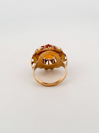 Sortija antigua en oro amarillo y un citrino central. Joyería vintage Barcelona. Envío gratis. Joyas vintage al mejor precio.