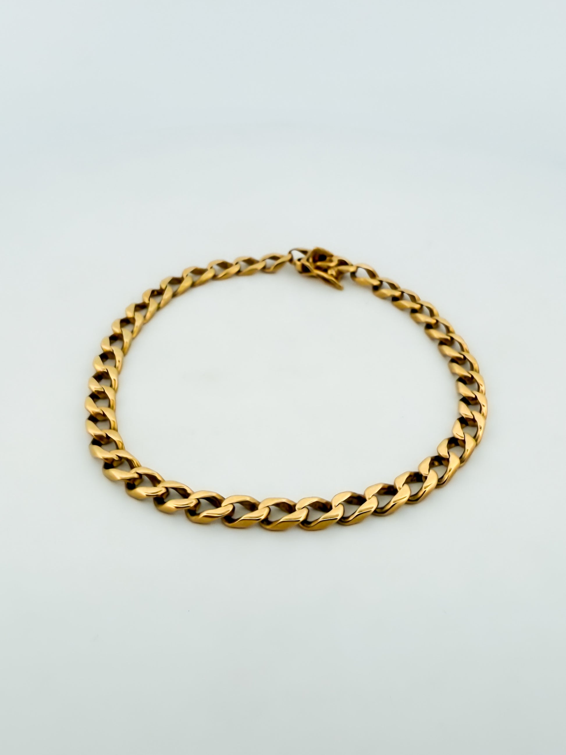 Comprar pulsera oro de 18kt con cadena tipo cubana y cierre de cajón con un brazo de seguridad. Joyas segunda mano. Joyería Ian'Or. Envío gratis.