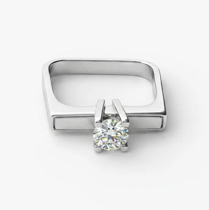 Comprar Solitario realizado en oro blanco y diamante talla brillante engastado en 4 grapas. Joyería Ian'Or. Joyas al mejor precio.
