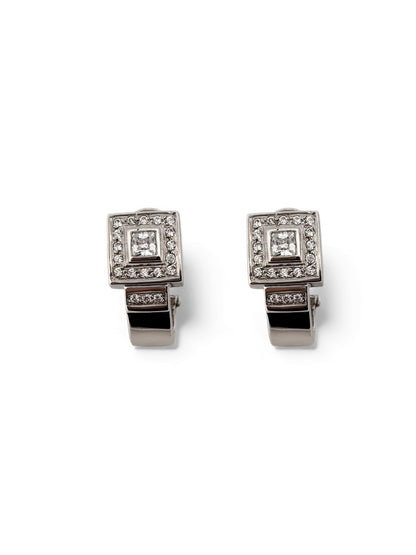 Comprar pendientes realizados en oro blanco de 18kt con diamantes talla brillante. Estos pendientes disponen de cierre Omega. Pendientes segunda mano en Bcn.