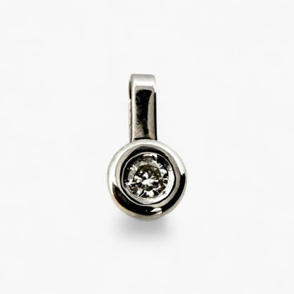 Colgante oro blanco de 18kt y diamante con engaste chatón - 18367P