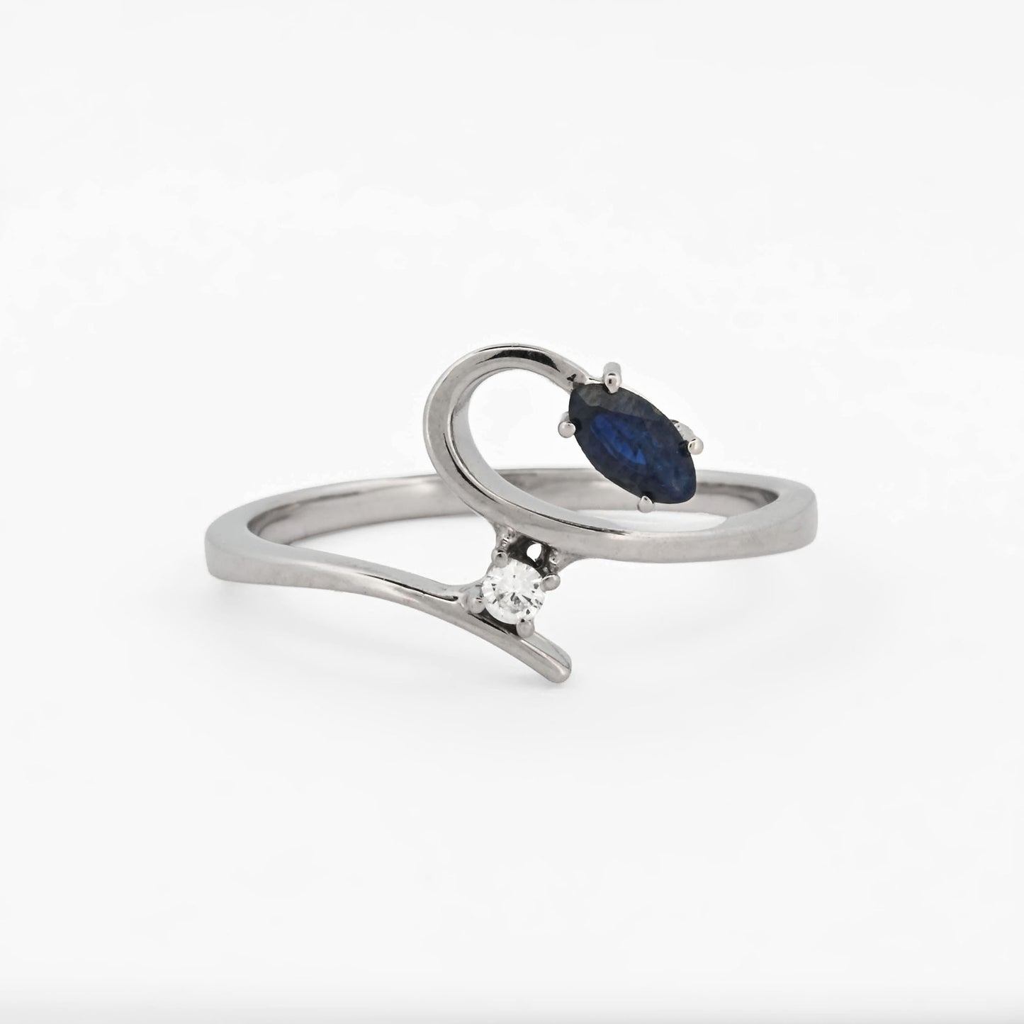 Sortija oro blanco 18kt con diamante y zafiro - 18370P