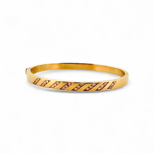 Comprar pulsera esclava de oro amarillo de 18kt con diamantes en la parte de delante de la pulsera. Joyas de segunda mano. Esclavas de oro de 18kt en Ian'Or.