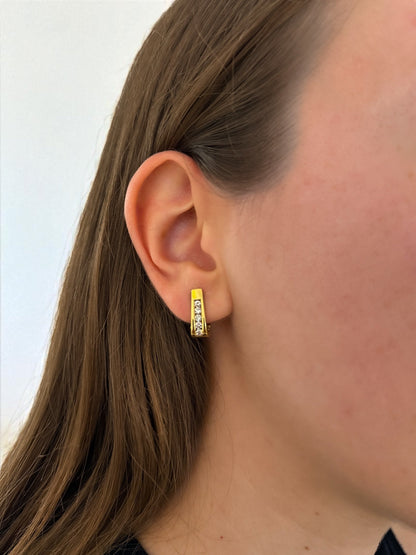 Comprar pendientes de oro amarillo de 18kt con 5 diamantes en cada pendiente. Joyas restauradas. Envío gratis a toda la península. Joyería Ian'Or.