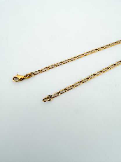 Collar con cadena forzada de eslabones largos en oro amarillo de 18kt y cierre tipo mosquetón. Joya unisex. Joyería Ian'Or. Envío GRATIS.

