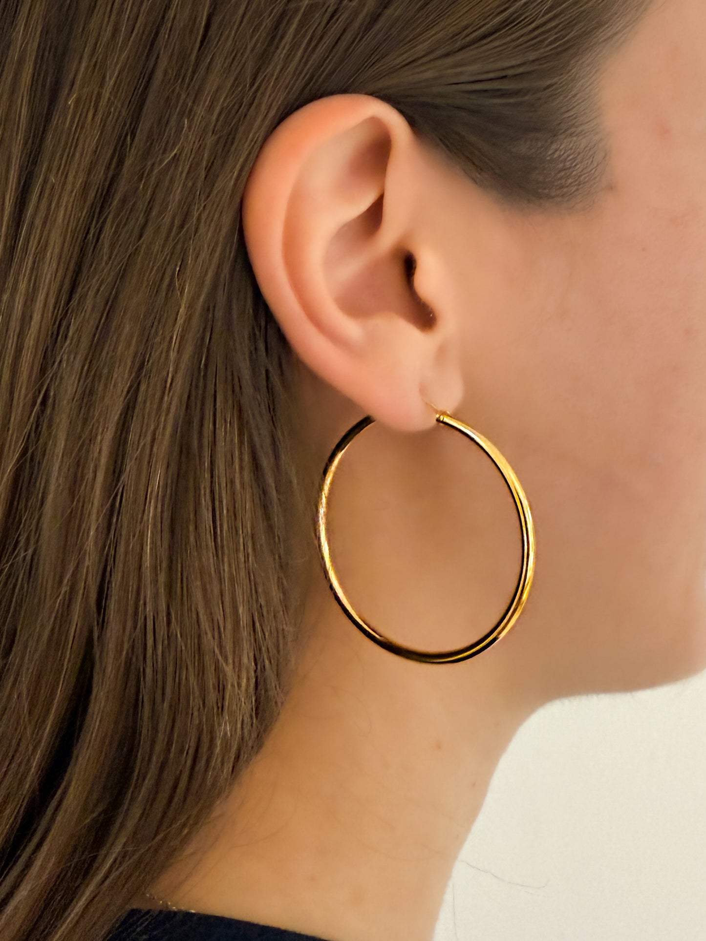 Comprar pendientes aro lisos en oro amarillo de 18kt de 40mm de diámetro y 2mm de grosor. Joyería Ian'Or. Envío GRATIS. Ian'Or.

