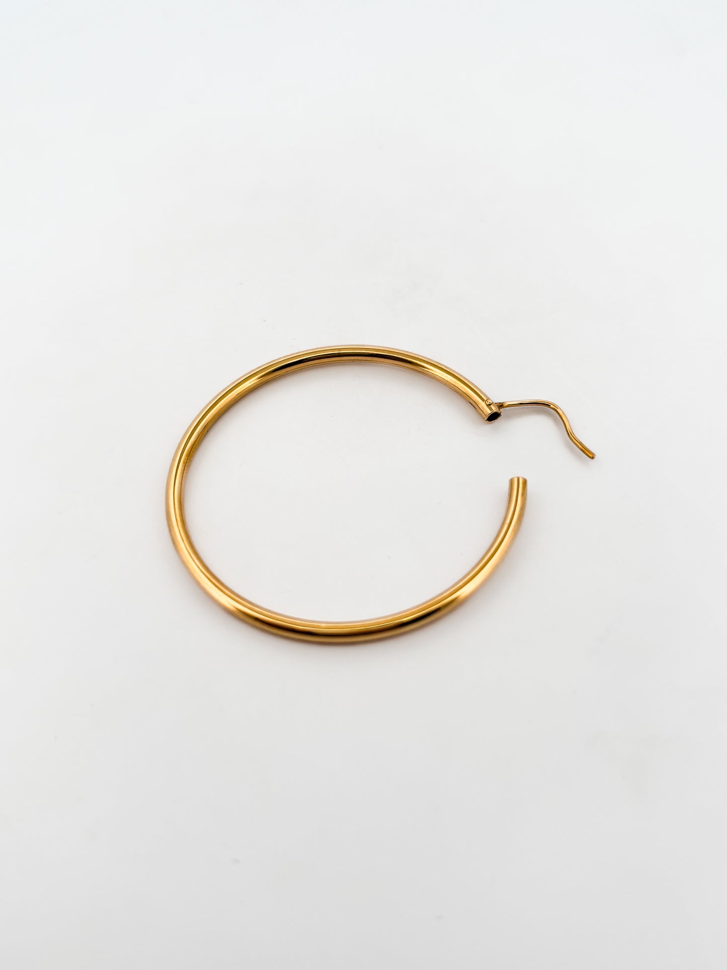 Comprar pendientes aro lisos en oro amarillo de 18kt de 40mm de diámetro y 2mm de grosor. Joyería Ian'Or. Envío GRATIS. Ian'Or.


