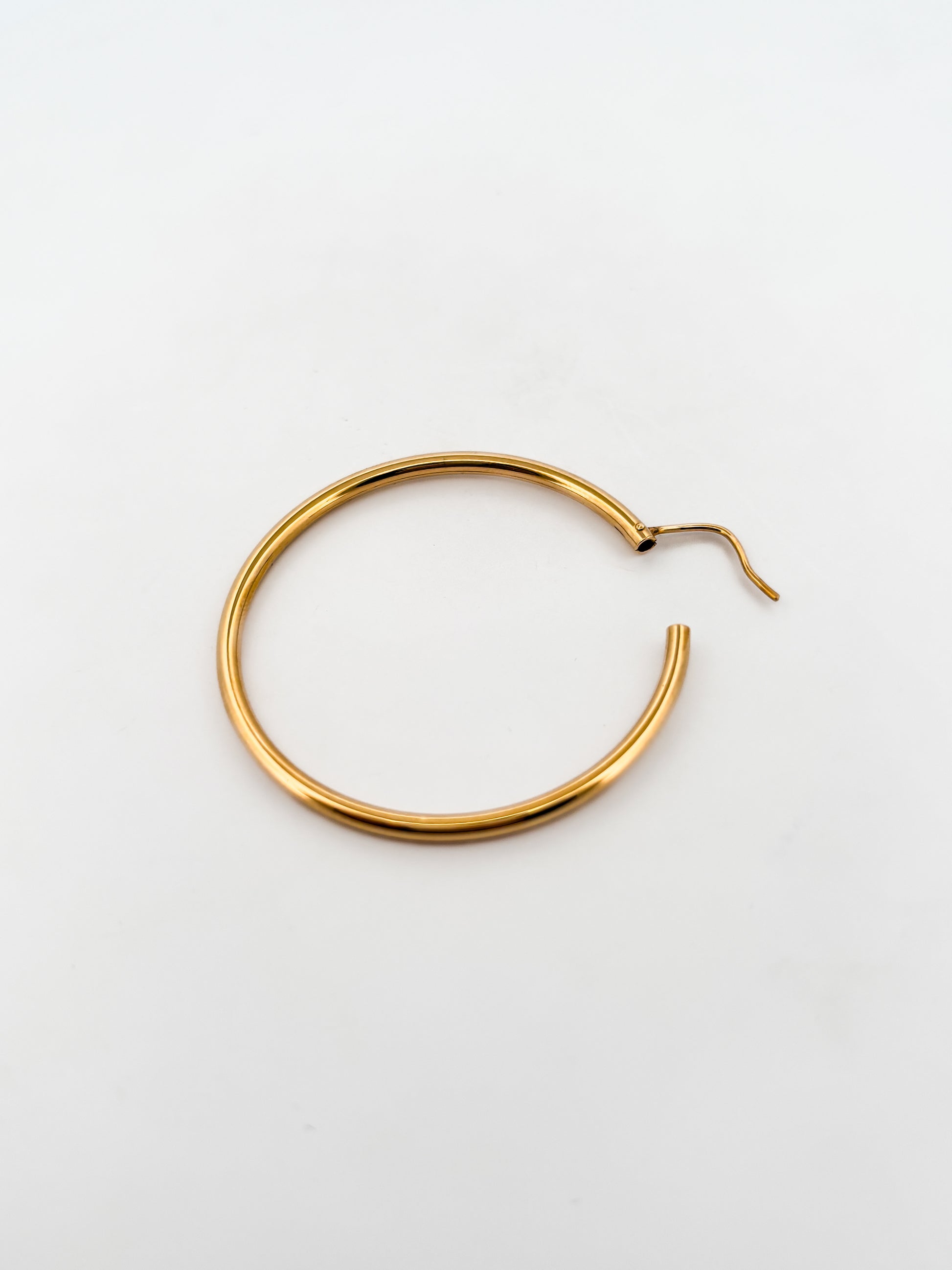 Comprar pendientes aro lisos en oro amarillo de 18kt de 40mm de diámetro y 2mm de grosor. Joyería Ian'Or. Envío GRATIS. Ian'Or.


