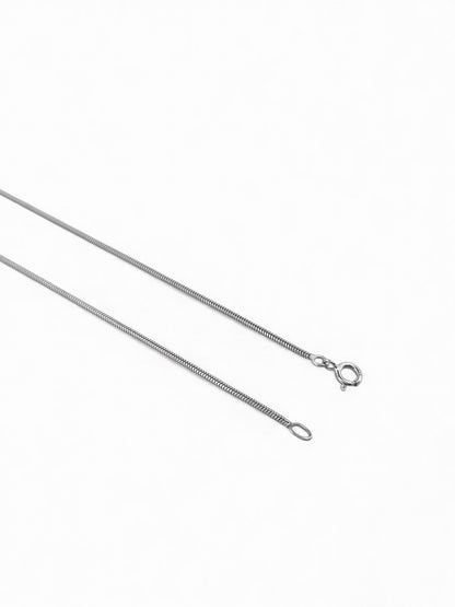 Comprar cadena cola de ratón de oro blanco de 18kt. Esta cadena dispone de cierre tipo reasa.Venta de joyas de lujo restauradas al mejor precio. Envío GRATIS.