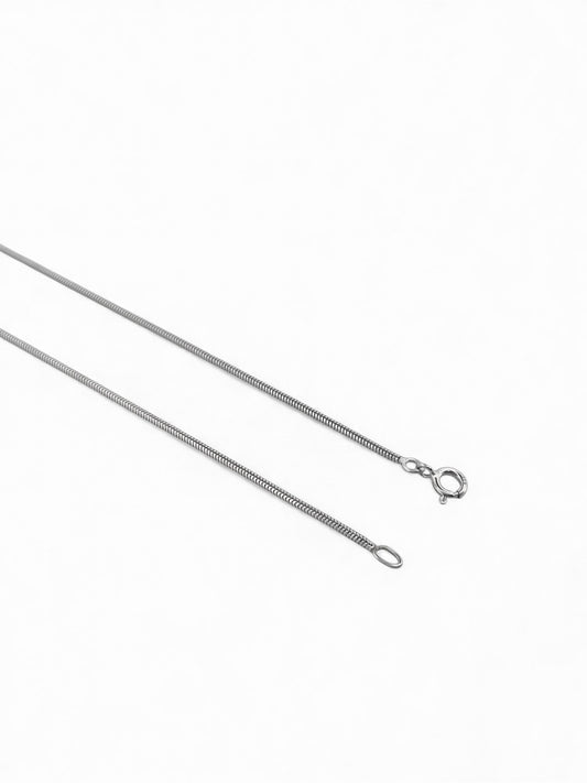 Comprar cadena cola de ratón de oro blanco de 18kt. Esta cadena dispone de cierre tipo reasa.Venta de joyas de lujo restauradas al mejor precio. Envío GRATIS.