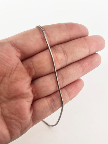 Comprar cadena cola de ratón de oro blanco de 18kt. Esta cadena dispone de cierre tipo reasa.Venta de joyas de lujo restauradas al mejor precio. Envío GRATIS.