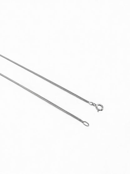 Comprar cadena cola de ratón de oro blanco de 18kt. Esta cadena dispone de cierre tipo reasa.Venta de joyas de lujo restauradas al mejor precio. Envío GRATIS.