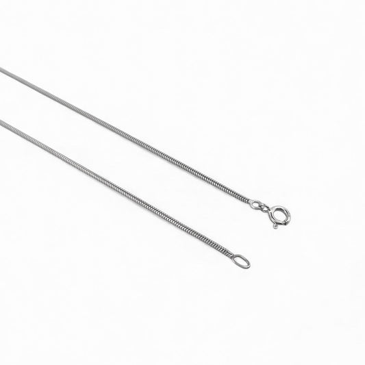 Comprar cadena cola de ratón de oro blanco de 18kt. Esta cadena dispone de cierre tipo reasa.Venta de joyas de lujo restauradas al mejor precio. Envío GRATIS.
