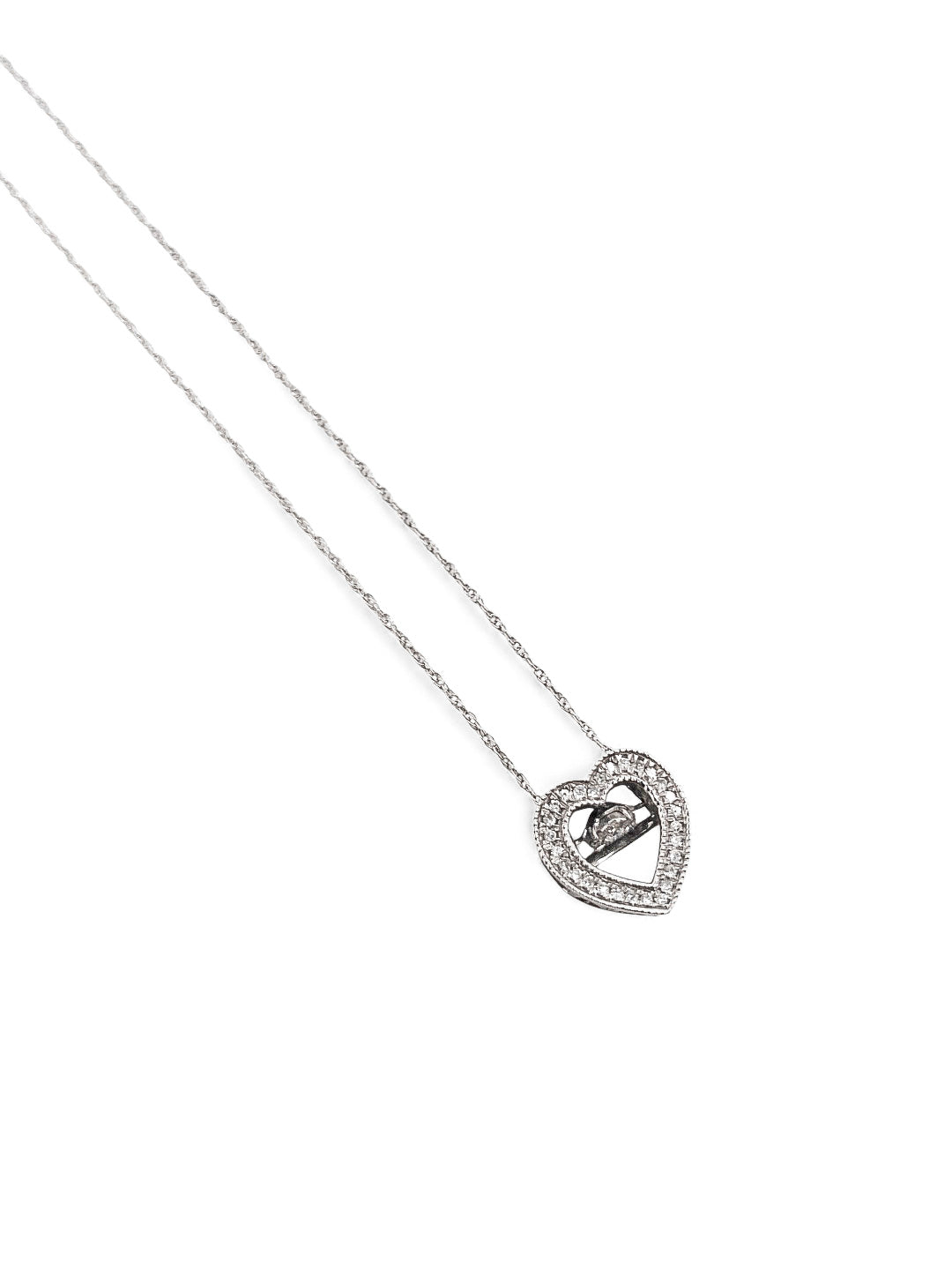 Comprar collar en oro blanco de 18kt compuesto por cadena y colgante corazón con 28 diamantes talla brillante. Joyas corazon y diamantes baratas