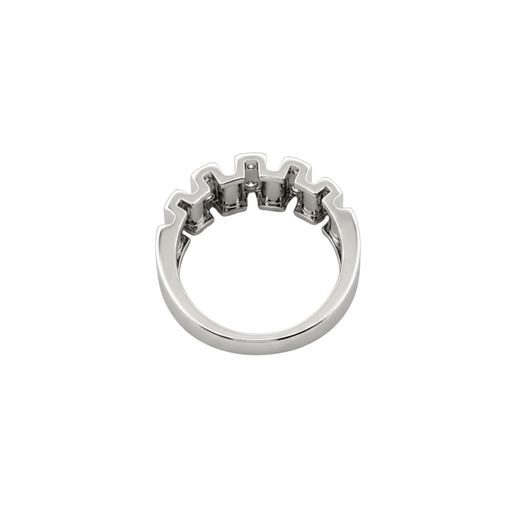Anillo realizado en oro blanco de 18kt con diamantes talla brillante. Joyas al mejor precio, envío gratuito. Anillos de compromiso baratos.