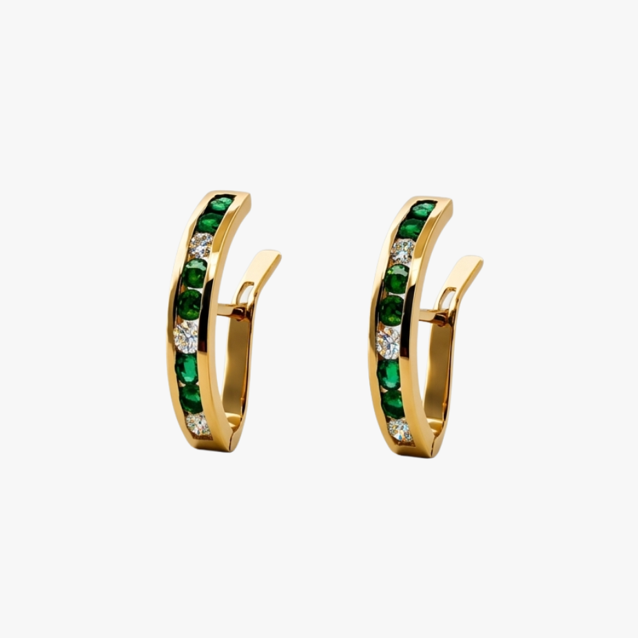 Comprar pendientes de oro amarillo de 18kt en forma de medio aro con 3 diamantes y 6 esmeraldas en cada pendiente. Cierre catalán. Joyas restauradas. Ian'Or.