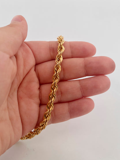 Comprar collar de Oro amarillo de 18kt con cadena de cordón salomónico. La cadena mide 60cm de largo y dispone de un cierre tipo mosquetón. Joyería Ian'Or. Envío GRATIS.