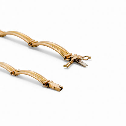 Comprar pulsera semirígida realizada en Oro amarillo de 18kt con cierre de seguridad. La pulsera mide 17,5cm.