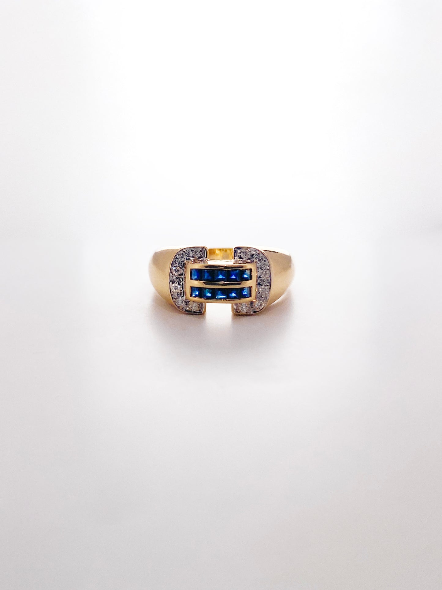 Comprar anillo realizado en oro blanco de 18kt con diamantes y zafiros. Joyas de segunda mano en Barcelona. Joyería Ian'Or. Envío gratis.