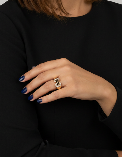 Comprar anillo realizado en oro blanco de 18kt con diamantes y zafiros. Joyas de segunda mano en Barcelona. Joyería Ian'Or. Envío gratis.