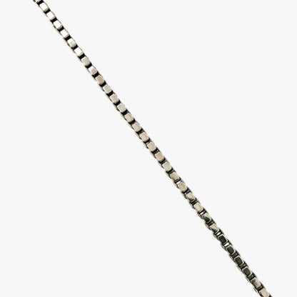 Comprar cadena tipo veneciana en oro blanco de 18kt y 47cm de largo con cierre tipo mosquetón. Cadenas con envío gratis. Joyería Ian'Or.