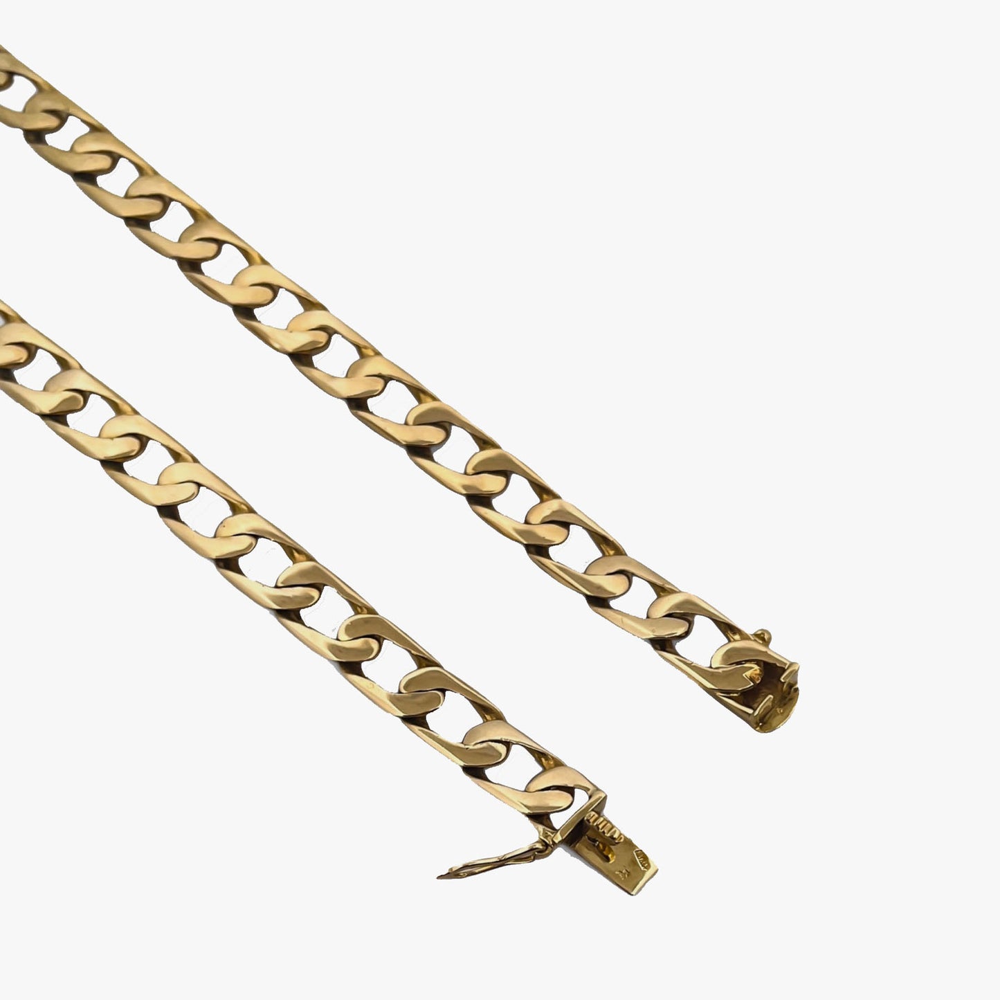 Comprar collar con cadena barbada con eslabón plano realizado en oro amarillo de 18kt con cierre cajón con brazo de seguridad. Envío gratuito pieza certificada
