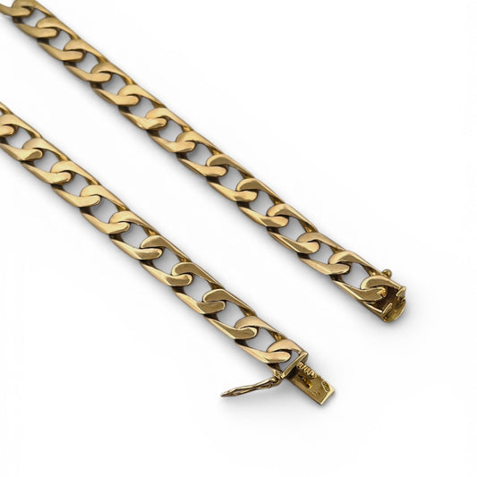 Comprar collar con cadena barbada con eslabón plano realizado en oro amarillo de 18kt con cierre tipo cajón con brazo de seguridad. Cadenas de oro de 18kt al mejor precio en barcelona.