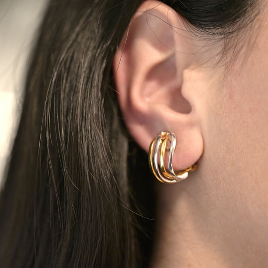 Comprar pendientes de oro blanco y amarillo de 18kt en formas circulares. Cierre Omega. Pendientes de oro baratos Ian'Or. Pendientes oro 18kt. Envío gratis.