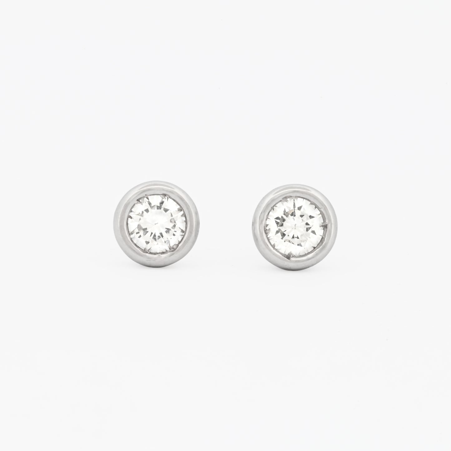Pendientes dormilonas oro blanco 18kt y diamantes - 19374P