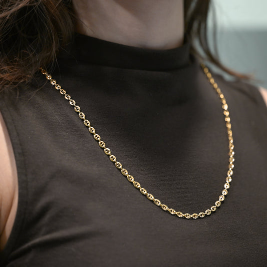 Comprar collar de oro amarillo de 18kt de cadena de calabrote o grano de café. La cadena mide 62cm de largo y tiene un grosor de 4,25mm. Dispone de un cierre con brazo de seguridad. Cadenas calabrote baratas